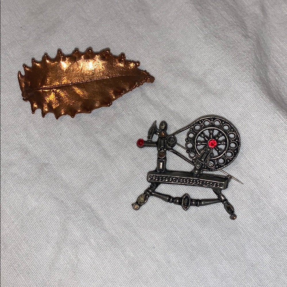 FREE! Vintage brooch’s